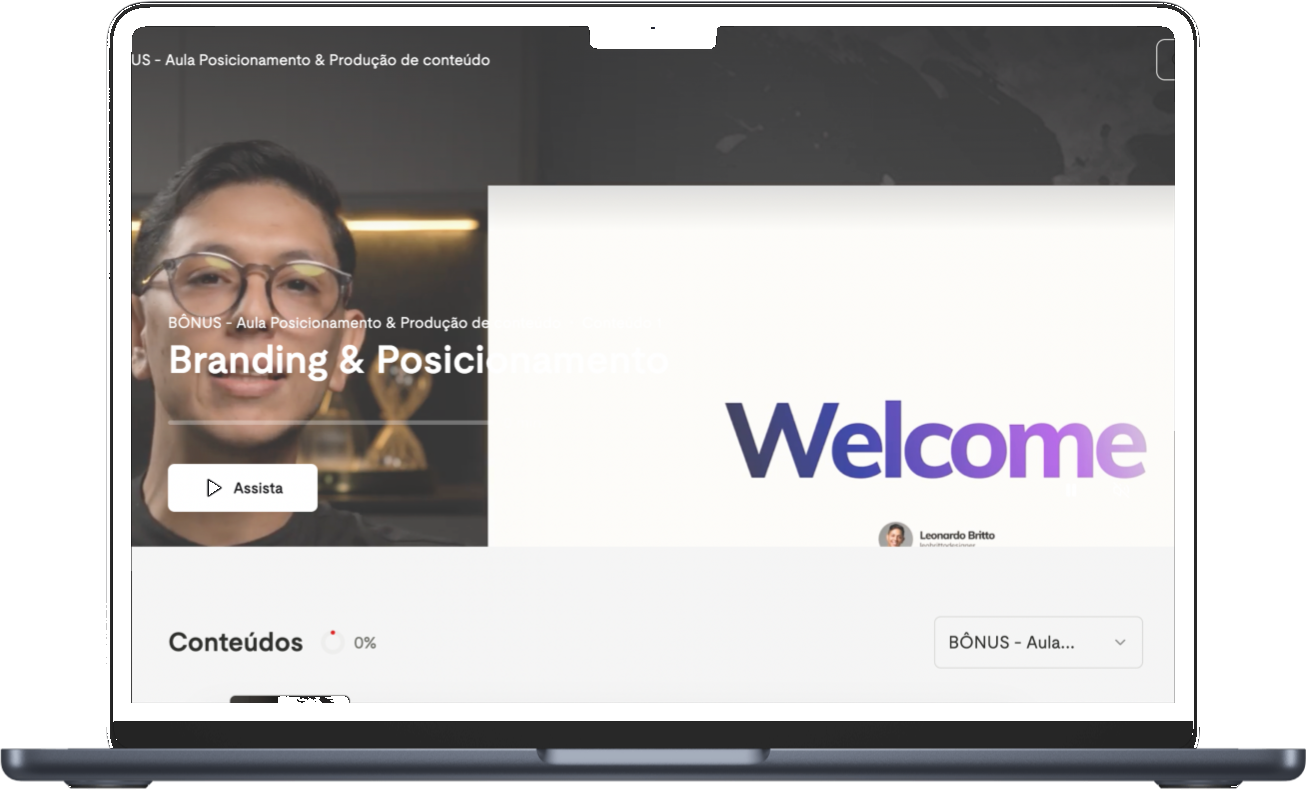 MacBook exibindo a aula bônus: Branding & Posicionamento